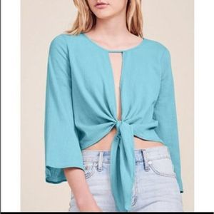 Jack by BB Dakota Blue Tie Front Malia CropTop Med